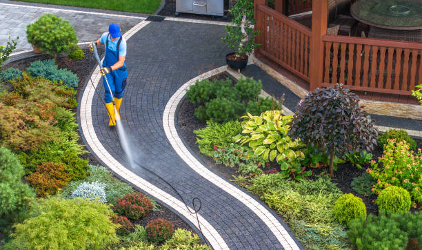 Best Commercial Pressure Washing  in Four Cners, OR